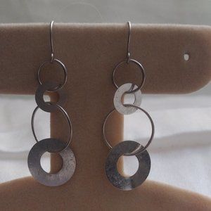 10K White Gold Dangle Earrings